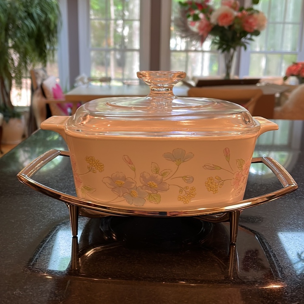 "Pastel Bouquet" - 1.5L / 1.5 QT CorningWare Casserole with Lid (A-9-C)